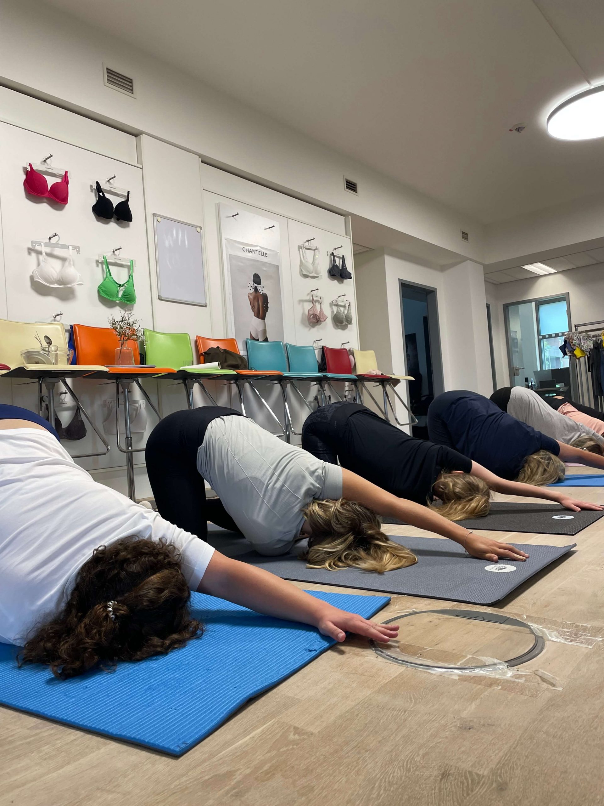 Business-Yoga-Übungen für Stressabbau, Konzentration und Fitness im Berufsleben